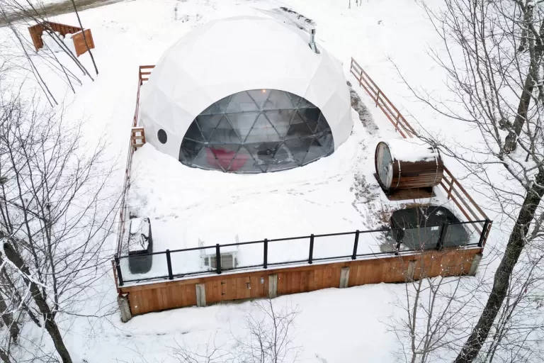 Deluxe Dome_winter dome rentals Tremblant